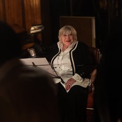 Marianne-croprightintoher